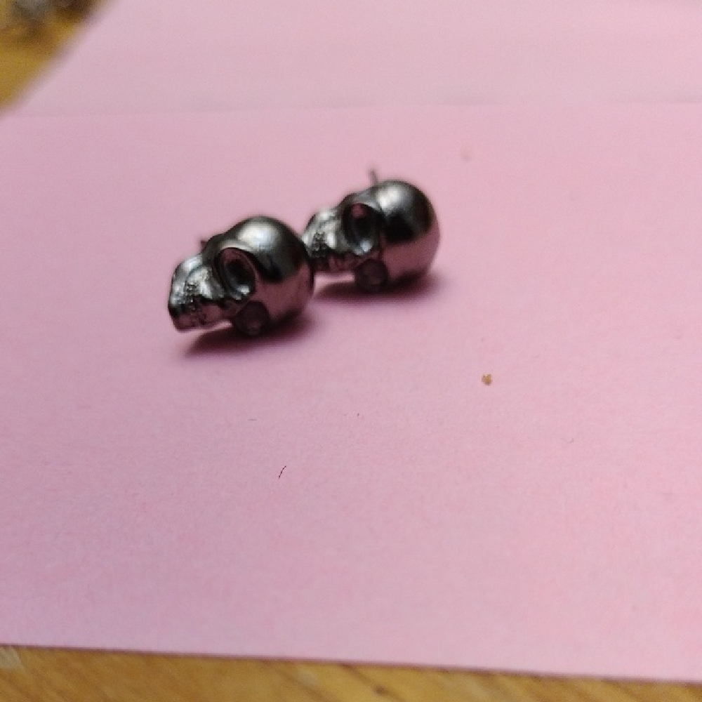 Silver Skull Stud Earrings